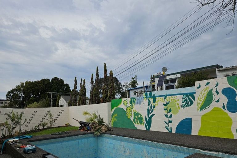 Photo of property in 3/19 Cresta Avenue, Beach Haven, Auckland, 0626