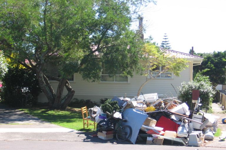 Photo of property in 20 Martin Place, Kelston, Auckland, 0602