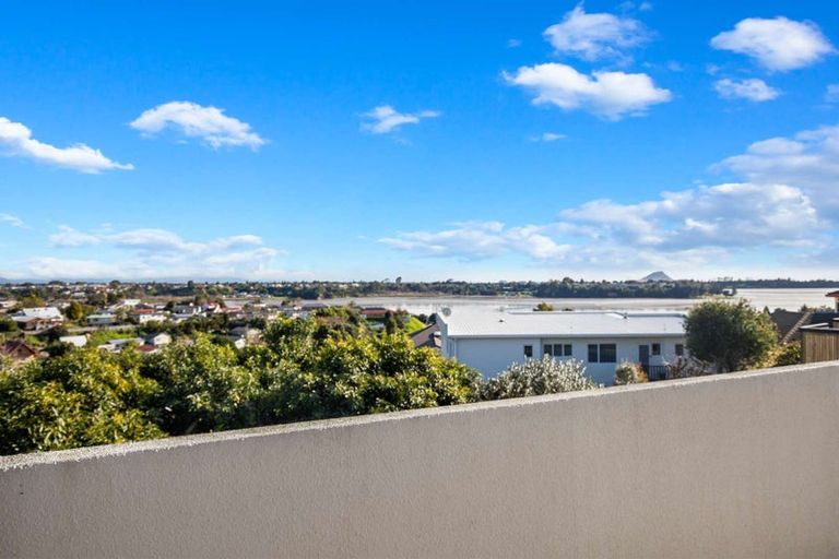 Photo of property in 17 Downing Place, Welcome Bay, Tauranga, 3112