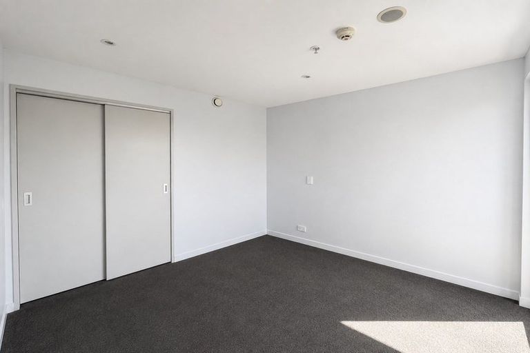 Photo of property in Nouvo Apartments, 3a/21 Rugby Street, Mount Cook, Wellington, 6021