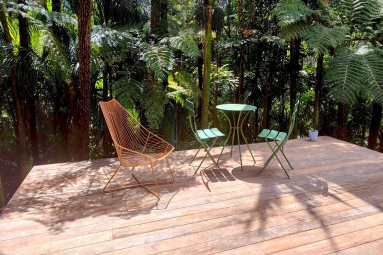 Photo of property in 26 Sylvan Valley Avenue, Titirangi, Auckland, 0604