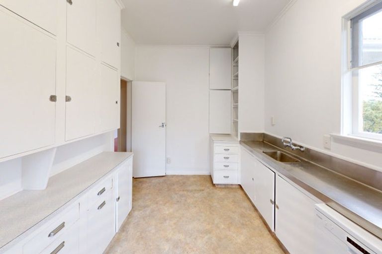 Photo of property in 18 Cavendish Square, Strathmore Park, Wellington, 6022