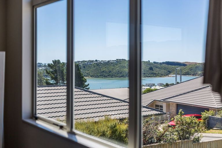 Photo of property in 31 Aspiring Terrace, Aotea, Porirua, 5024