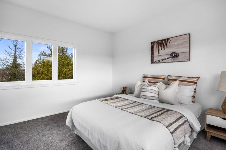 Photo of property in 21 Wainoni Road, Wainoni, Christchurch, 8061