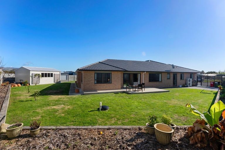 Photo of property in 7 Pohatu Lane, Otaki, 5512
