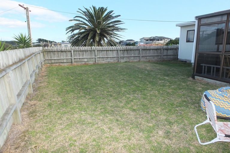 Photo of property in 12 Brown Terrace, Foxton Beach, Foxton, 4815