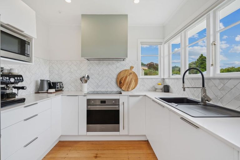 Photo of property in 2 Parahaki Street, Regent, Whangarei, 0112