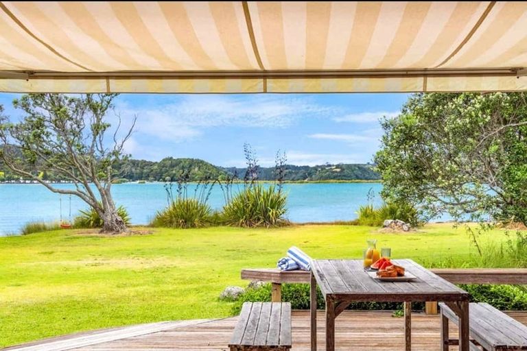 Photo of property in 42 Harbour View Road, Point Wells, Warkworth, 0986