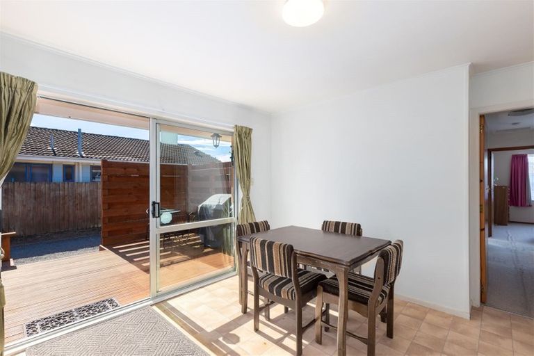 Photo of property in 9 Charnwood Crescent, Bishopdale, Christchurch, 8051