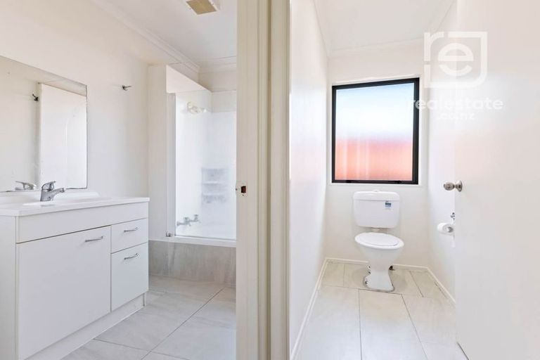 Photo of property in 16 Josie Lane, Manurewa, Auckland, 2102