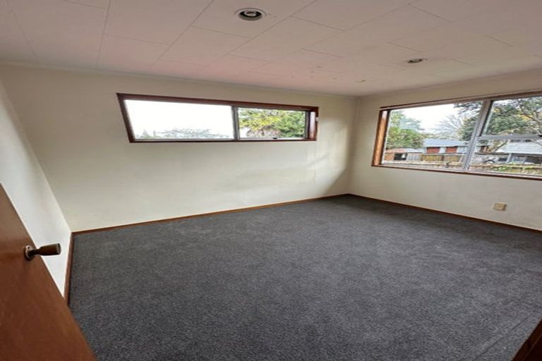 Photo of property in 20 Cockayne Crescent, Sunnynook, Auckland, 0620
