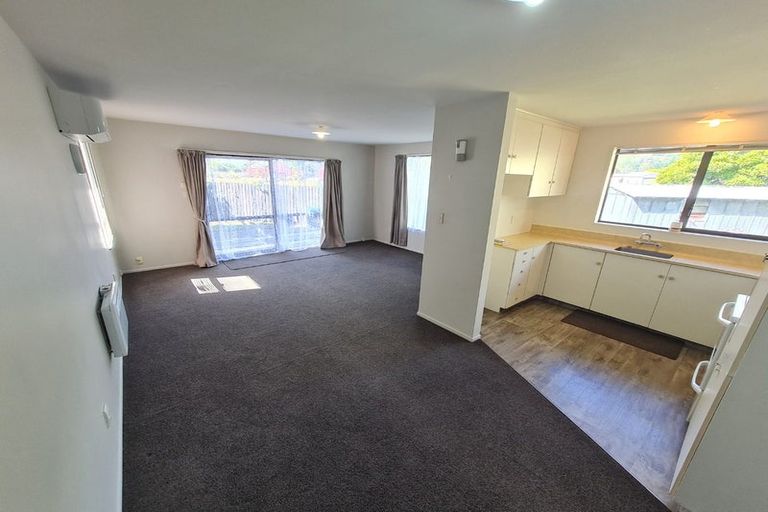 Photo of property in 2/44 Laing Crescent, Heathcote Valley, Christchurch, 8022