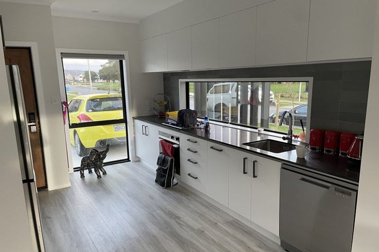 Photo of property in 1 La Mer Lane, Wallaceville, Upper Hutt, 5018