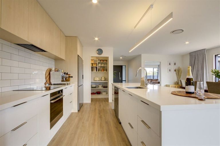 Photo of property in 19 Angus Place, Rangiora, 7400