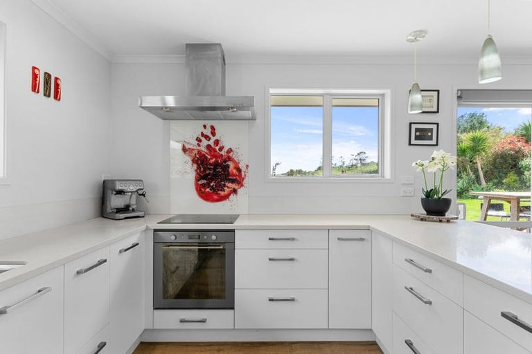 Photo of property in 22 Seascape Crescent, Waipu, 0582