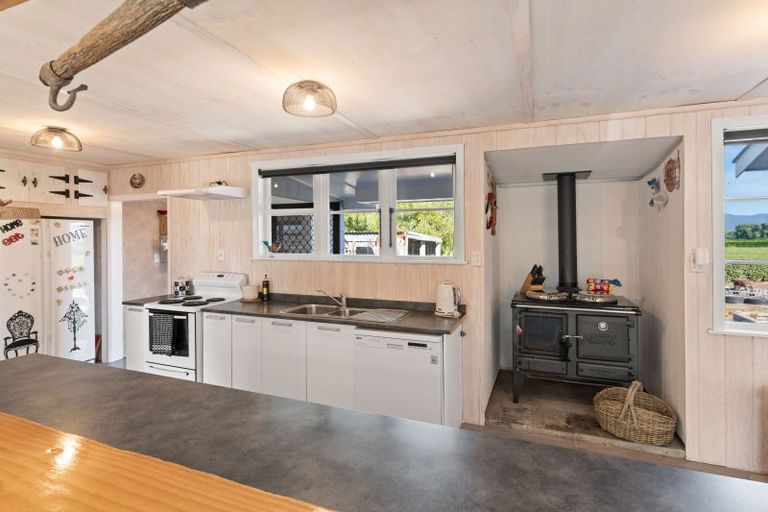 Photo of property in 388 Kahutara Road, Kahutara, Featherston, 5771