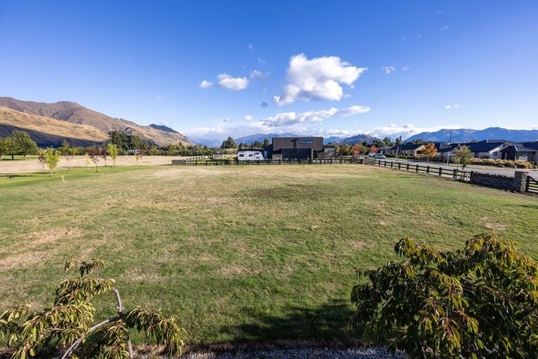 Photo of property in 12 Deans Drive, Wanaka, 9305