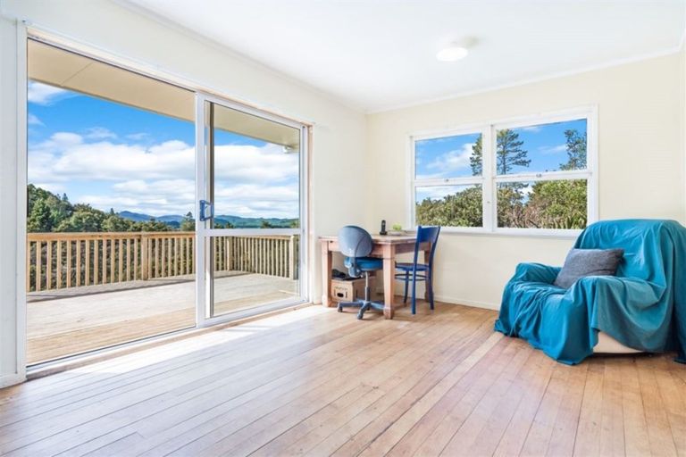 Photo of property in 623 Whananaki Road North, Opuawhanga, Hikurangi, 0181