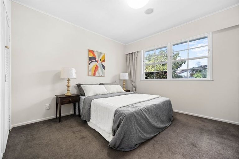 Photo of property in 14 Sovereign Place, Glenfield, Auckland, 0629