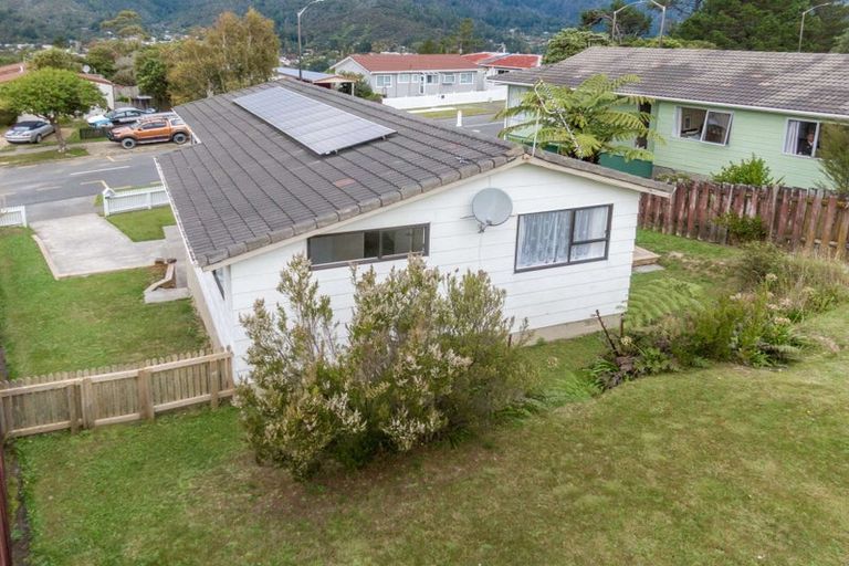 Photo of property in 142 Holborn Drive, Stokes Valley, Lower Hutt, 5019