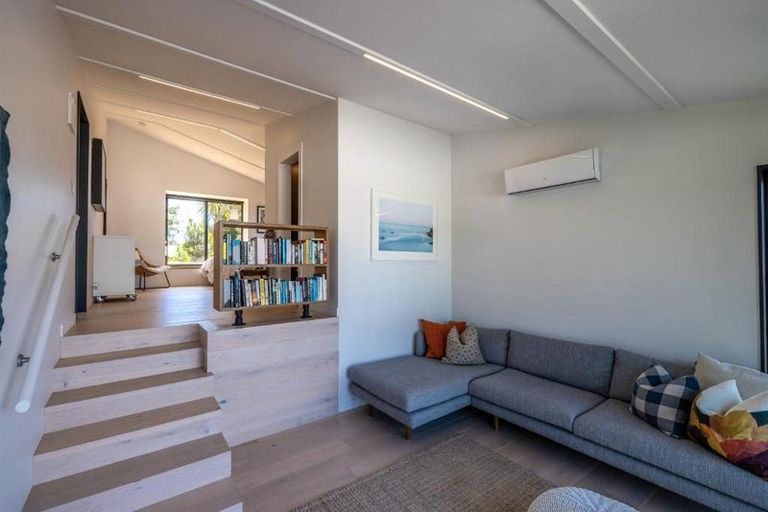 Photo of property in 70 Queens Drive, Oneroa, Waiheke Island, 1081