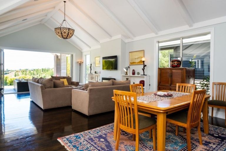 Photo of property in Riverton, 175 Lane Road, Havelock North, 4130