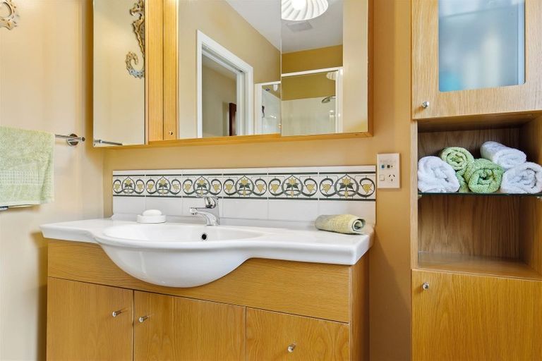 Photo of property in 33 Balrudry Street, Avonhead, Christchurch, 8042