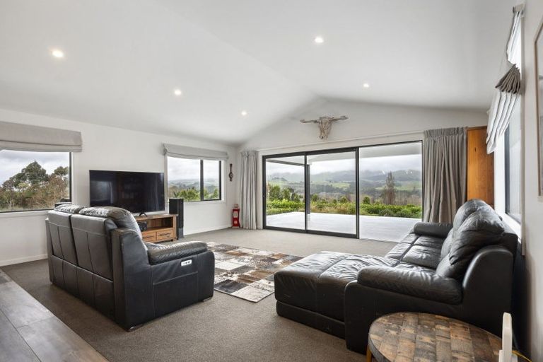 Photo of property in 1030d Valley Road, Ashhurst, 4884