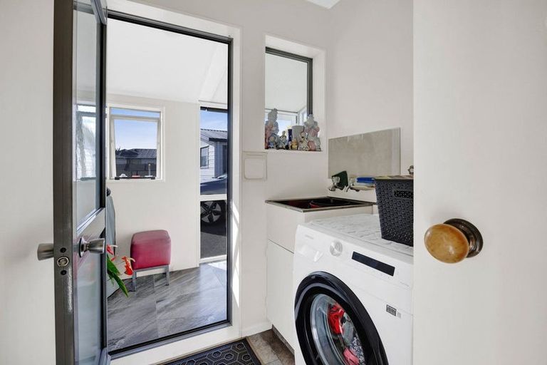 Photo of property in 212 Waihi Road, Hawera, 4610