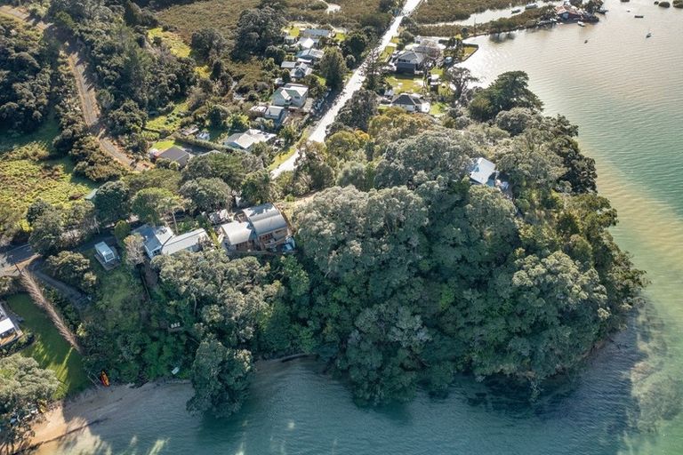 Photo of property in 415 Leigh Road, Whangateau, 0985