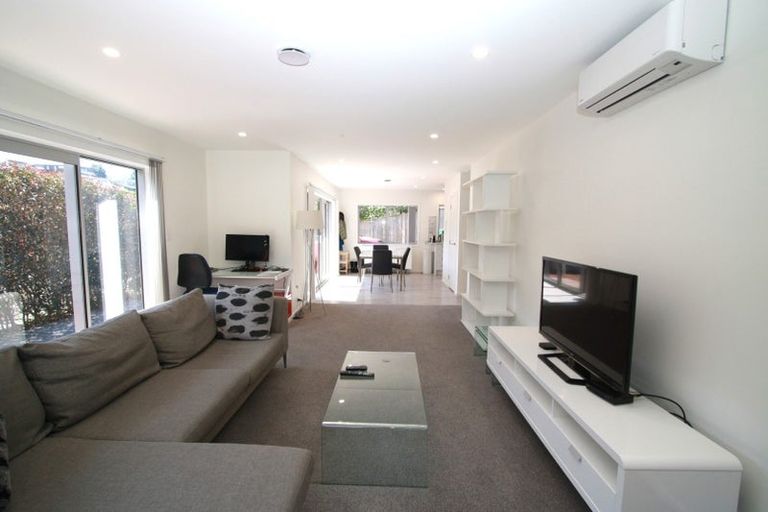 Photo of property in 5 Waterloo Place, Westown, New Plymouth, 4310