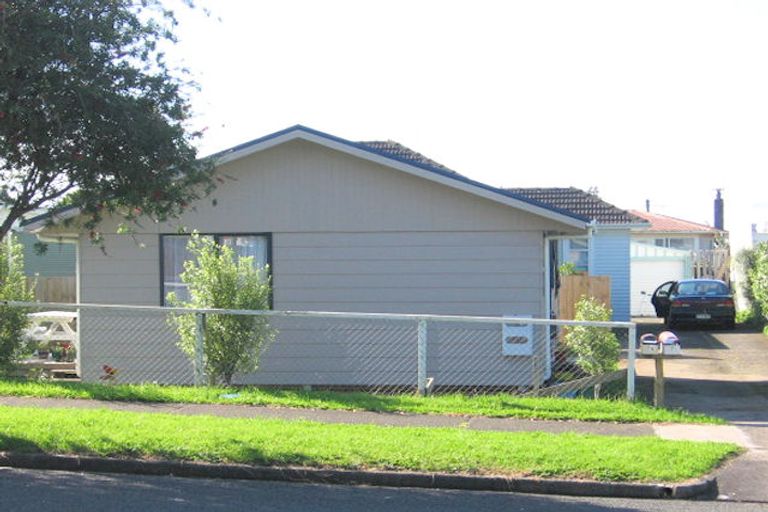 Photo of property in 7 Christmas Road, Manurewa, Auckland, 2102