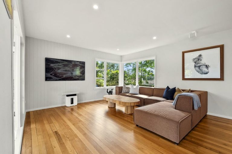 Photo of property in 16 Eversleigh Road, Belmont, Auckland, 0622