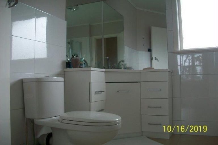 Photo of property in 228 Forrest Hill Road, Forrest Hill, Auckland, 0620