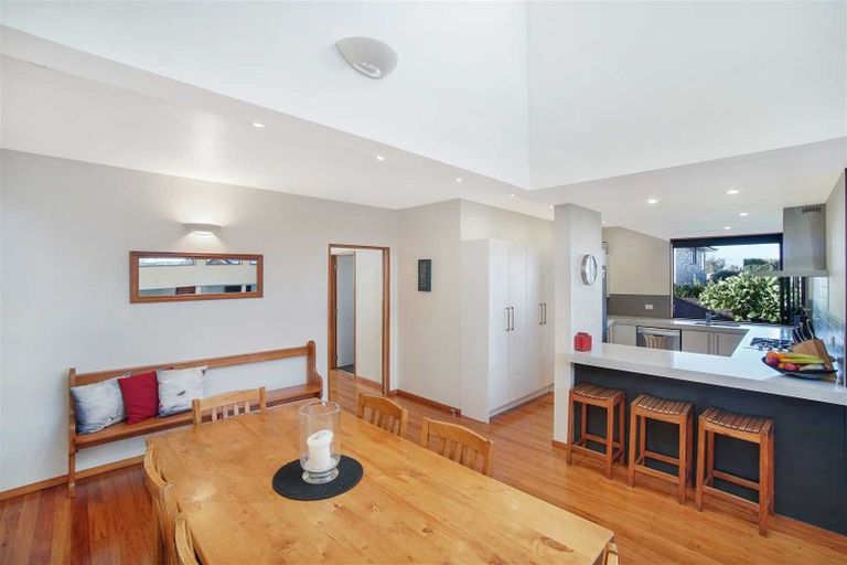 Photo of property in 65 Forrest Hill Road, Milford, Auckland, 0620