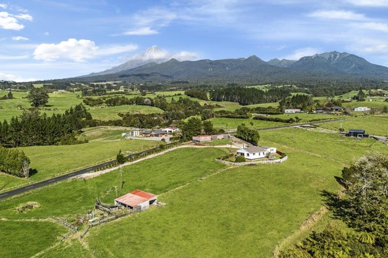 Photo of property in 1382 Carrington Road, Hurworth, New Plymouth, 4371