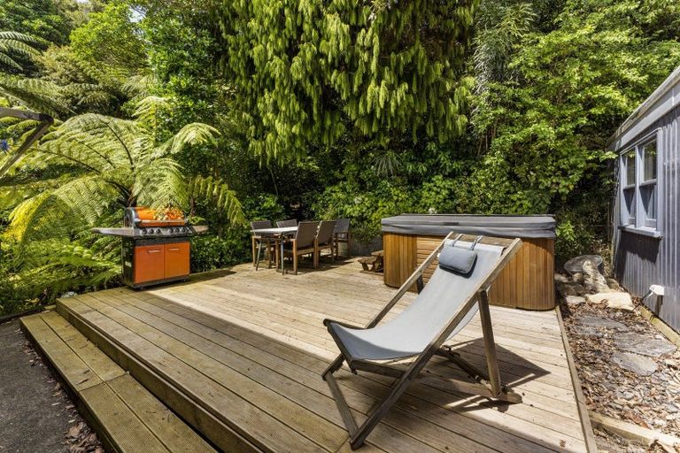 Photo of property in 212a Whites Line East, Waiwhetu, Lower Hutt, 5010