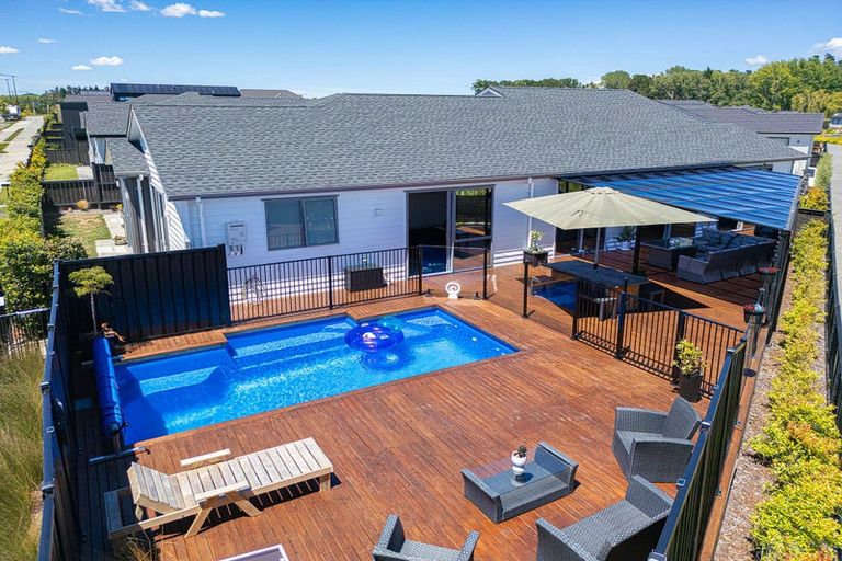 Photo of property in 87 Argent Lane, Wainui, 0932