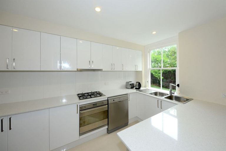 Photo of property in 27 Owles Terrace, New Brighton, Christchurch, 8061