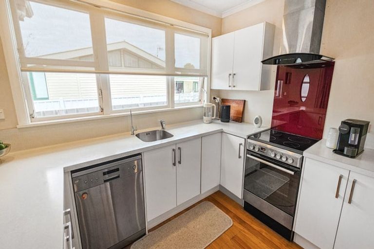 Photo of property in 4 Harpham Street, Taradale, Napier, 4112