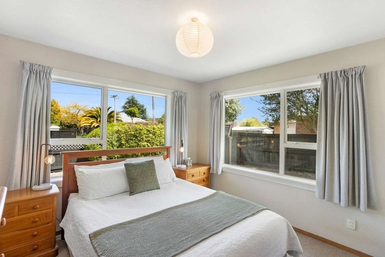 Photo of property in 77 Farquhars Road, Redwood, Christchurch, 8051