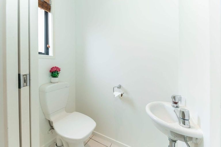 Photo of property in 88/2 Armoy Drive, East Tamaki, Auckland, 2016