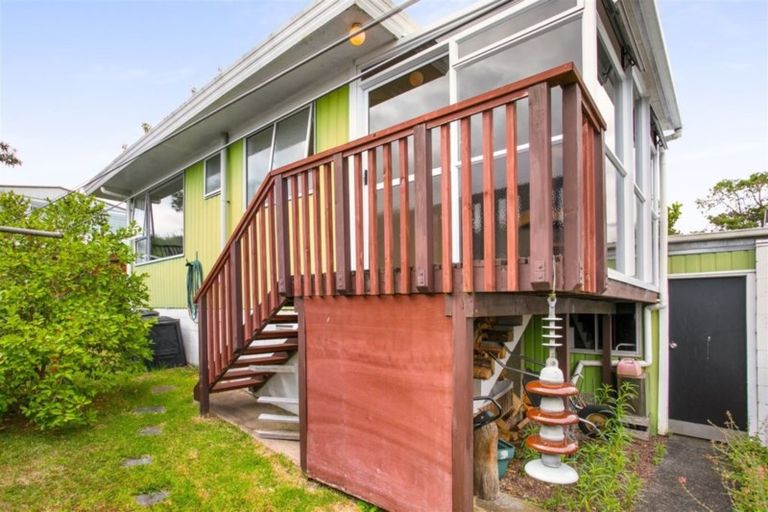 Photo of property in 2/46a Kamara Road, Glen Eden, Auckland, 0602