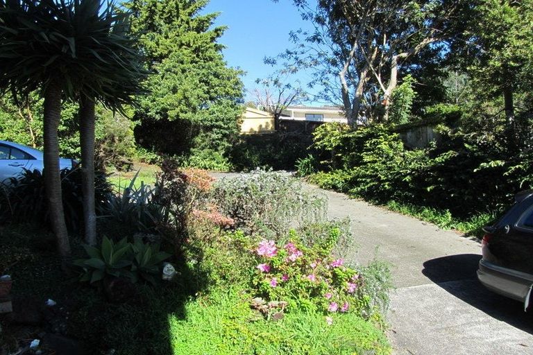 Photo of property in 1/36 Saddleback Rise, Murrays Bay, Auckland, 0630