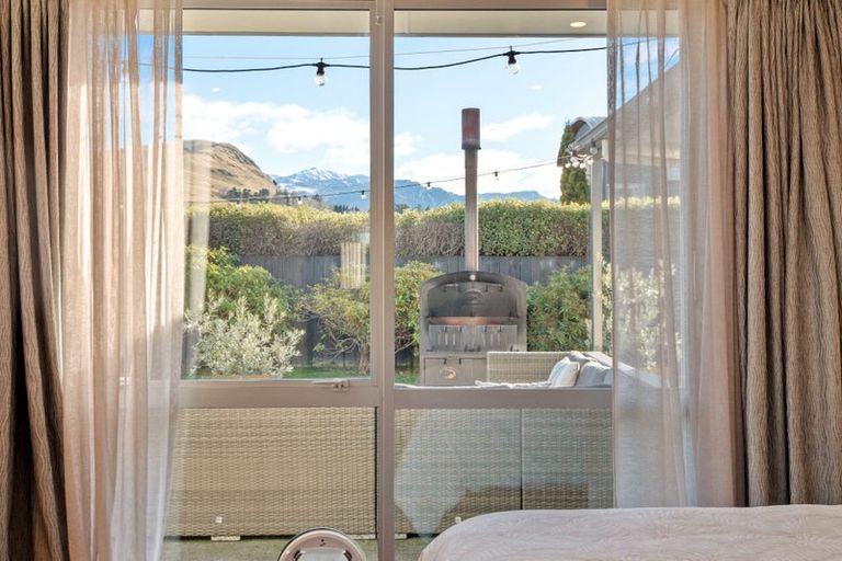 Photo of property in 38 Erskine Street, Lake Hayes, Queenstown, 9304