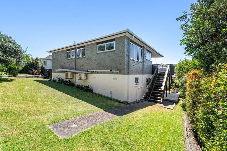 Photo of property in 2/52 Maxwelton Drive, Mairangi Bay, Auckland, 0630