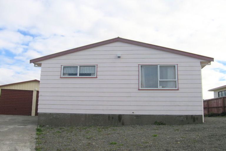 Photo of property in 71 Frobisher Street, Island Bay, Wellington, 6023