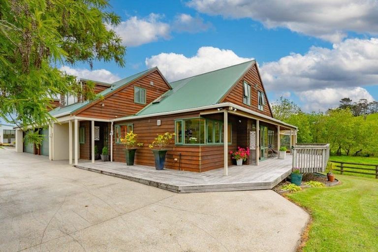 Photo of property in 136 Muriwai Road, Waimauku, 0881