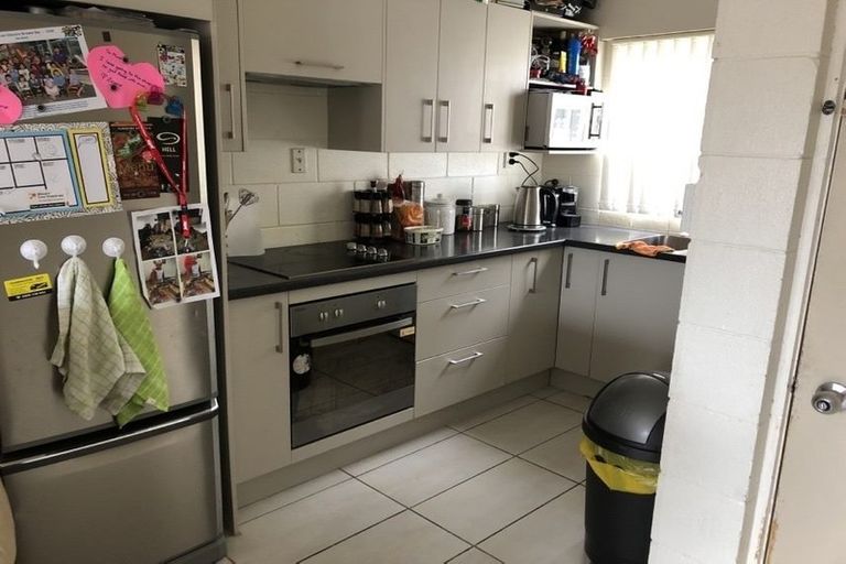 Photo of property in 3/5 Glen Road, Browns Bay, Auckland, 0630