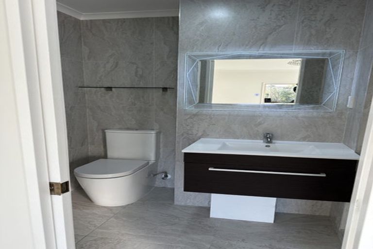 Photo of property in 60 Medvale Avenue, Flat Bush, Auckland, 2019